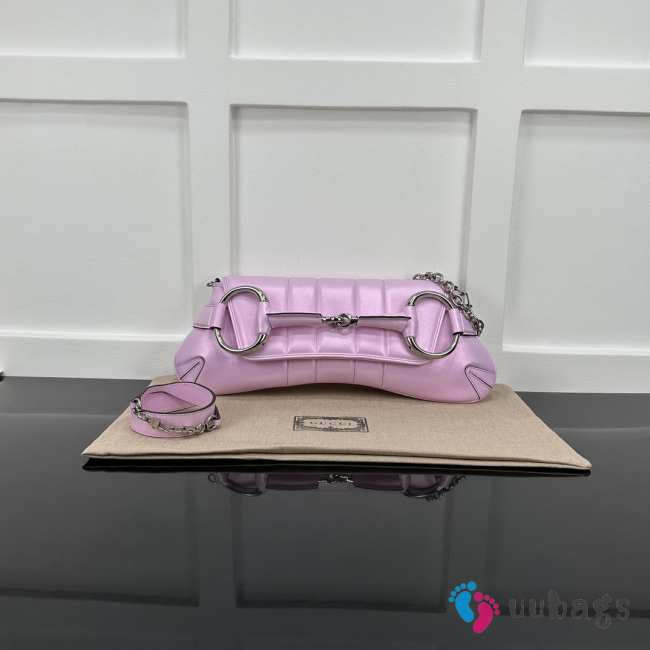 Gucci Horsebit Chain bag in pink variation with a shiny silver-toned double G hardware - 1