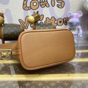 Louis Vuitton M24165 Lock and Walk Bag In Brown 20x20.5x12cm - 4