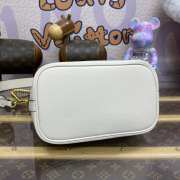 Louis Vuitton M24165 Lock and Walk Bag In White 20x20.5x12cm - 3