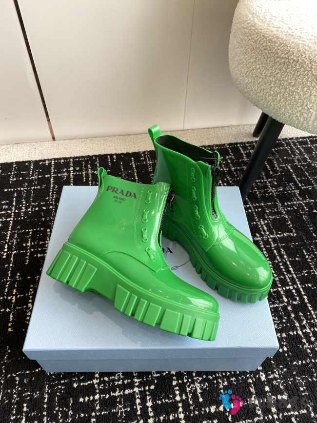 Prada waterproof boots in green EU 35-40 - 1