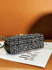 Chanel Clutch With Chain Sequin Embroidered Tweed & Gold Hardware 8.3x12.5x4cm - 6