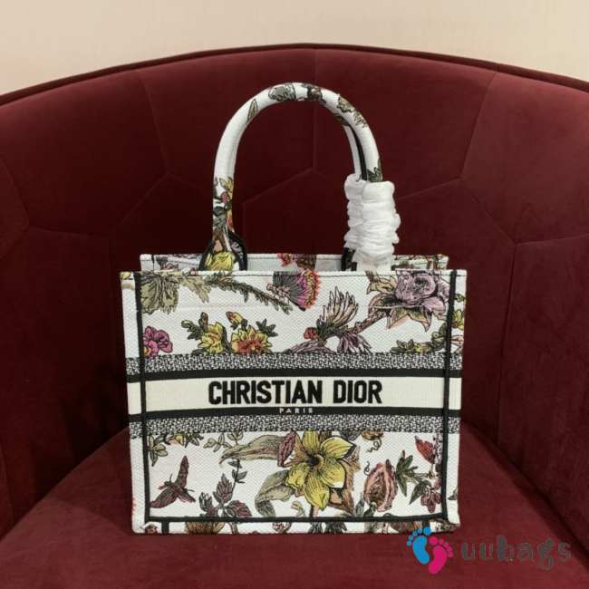 Dior Jardin Botanique Embroidery Book Tote Bag White 26.5x21x14cm - 1