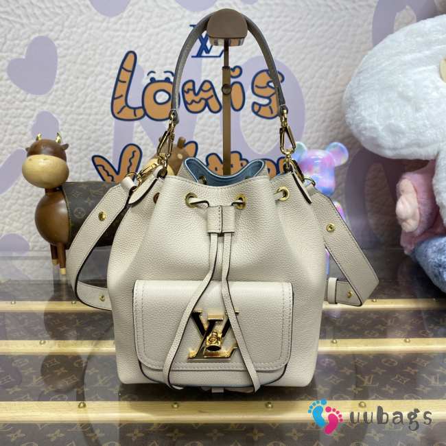 Louis Vuitton M57688 Lock Me Bucket Bag White 23x23x16cm - 1