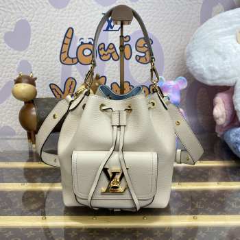 Louis Vuitton M57688 Lock Me Bucket Bag White 23x23x16cm