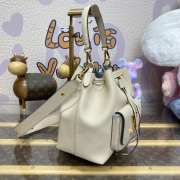 Louis Vuitton M57688 Lock Me Bucket Bag White 23x23x16cm - 6