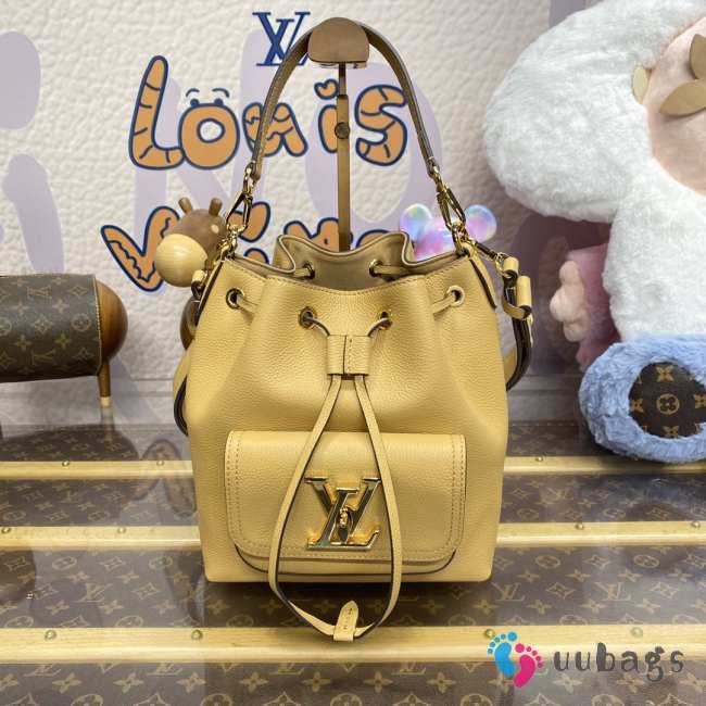 Louis Vuitton M57688 Lock Me Bucket Bag Yellow 23x23x16cm - 1