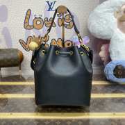 Louis Vuitton M57688 Lock Me Bucket Bag Black 23x23x16cm - 4