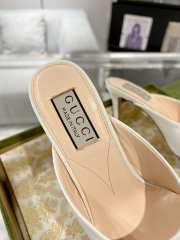 Gucci Horse Buckle 85mm Pumps In White - 2