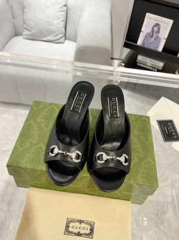 Gucci Horse Buckle 85mm Pumps In Black