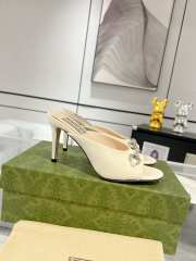 Gucci Horse Buckle 85mm Pumps In Beige - 3