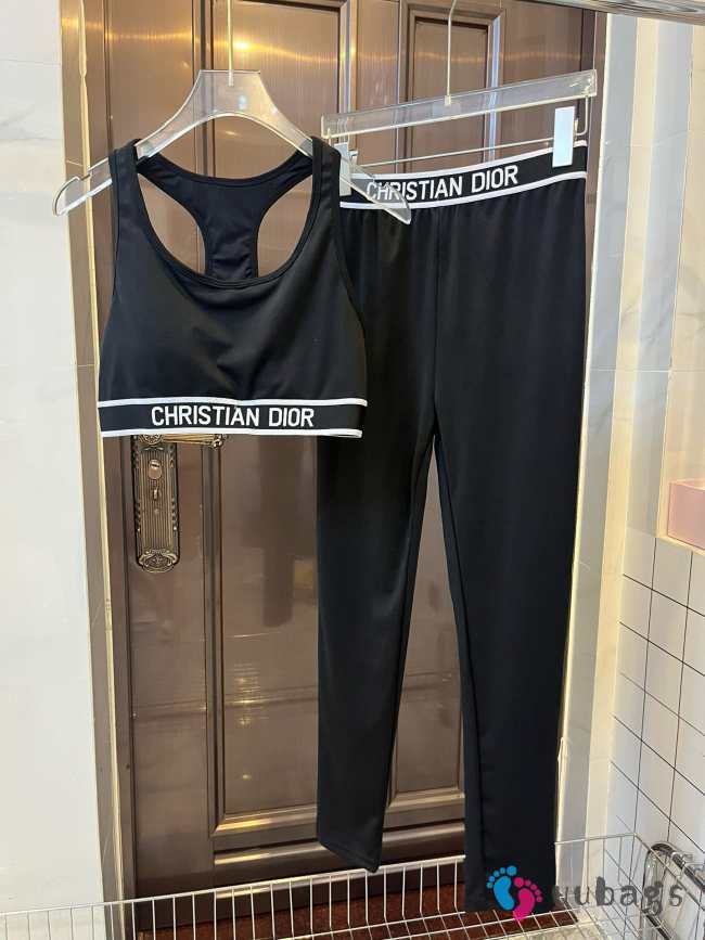 Dior sports suit for yoga and fitness in black - 1