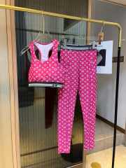 Louis Vuitton sports suit for yoga and fitness in dark pink - 1