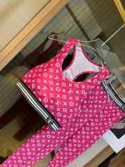 Louis Vuitton sports suit for yoga and fitness in dark pink - 6