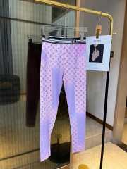 Louis Vuitton sports suit for yoga and fitness in sunries pastel - 3