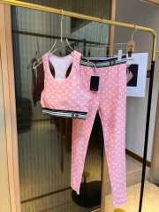 Louis Vuitton sports suit for yoga and fitness in pink - 1