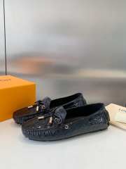 Louis Vuitton bow-tie loafers with black patent leather - 3