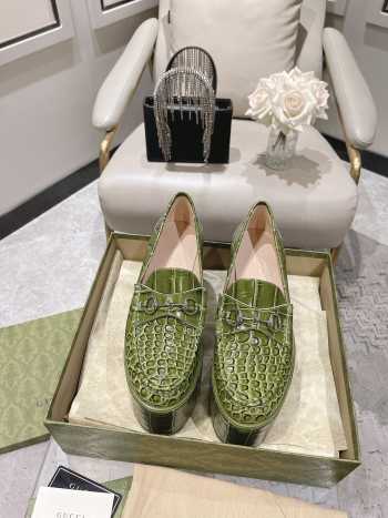 Gucci Horsebit Platform Loafer crocodile in green 10cm