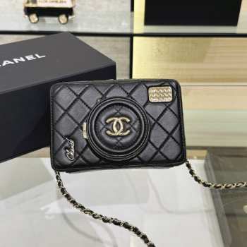 Chanel camera bag in black 11.5x16x6cm