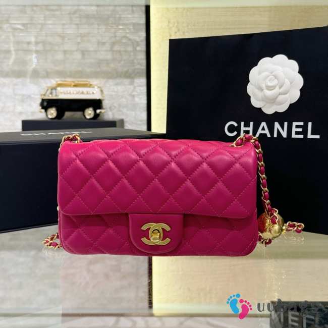 Chanel flap bag hot pink lambskin leather with gold bucklet 20x13x7cm - 1