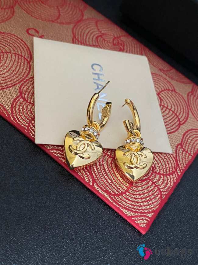 Chanel gold heart earrings  - 1