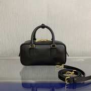 Miu Miu Arcadie leather bag in black 22x10.5x7.5cm - 4