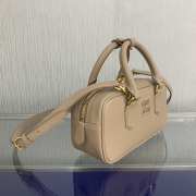 Miu Miu Arcadie leather bag in beige 22x10.5x7.5cm - 5