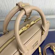 Miu Miu Arcadie leather bag in beige 22x10.5x7.5cm - 4