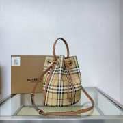 Burberry Beige Mini TB Bucket Bag 16x26x26cm - 3