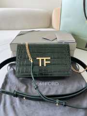 Tom Ford Bag embossed with TF logo in green crocodile leather 16x10x4cm - 4