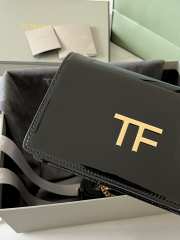 Tom Ford Bag embossed with TF logo in black patent leather 16x10x4cm - 3