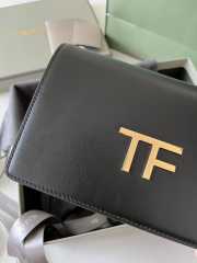 Tom Ford Bag embossed with TF logo in black 16x10x4cm - 3