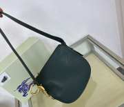 Burberry small Knight bag in green 24x8x23cm - 3