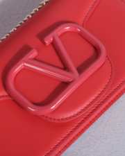 Valentino Garavani Locò small shoulder bag in red calfskin 20x11x5cm - 3