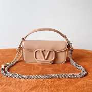 Valentino Garavani Locò mini bag in beige calfskin 19x10.5x5cm - 6