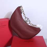 Valentino Garavani VLogo Moon hobo bag rosso in grainy calfskin with chain 35x26x13cm - 2