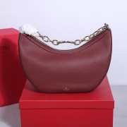 Valentino Garavani VLogo Moon hobo bag rosso in grainy calfskin with chain 35x26x13cm - 5