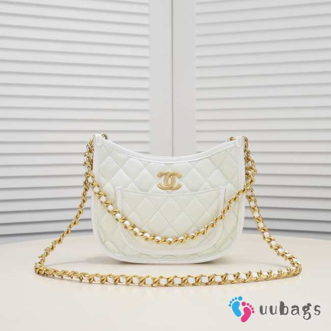 Chanel Hobo Bag Calfskin & Gold-Tone Metal White 24x20x7cm - 1