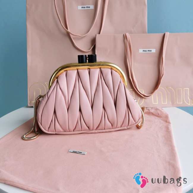 Uubags | Miu Miu Belle Matelassé nappa leather bag in pink lambskin 23x15x8cm - 1