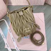 Uubags | Miu Miu Matelassé nappa leather bucket bag in brown 17x15x11cm - 4