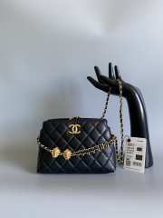 Uubags | Chanel clutch with strap glossy wrinkled calf leather, resin & gold-tone metal black - 1