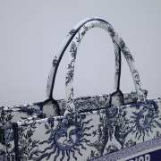 Uubags | Dior Medium Book Tote Blue and White Toile de Jouy Soleil Embroidery - 4