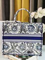 Uubags | Dior Large Book Tote Blue and White Toile de Jouy Soleil Embroidery - 6