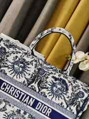 Uubags | Dior Large Book Tote Blue and White Toile de Jouy Soleil Embroidery - 2