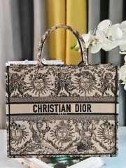 Uubags | Dior Large Book Tote Beige and Black Toile de Jouy Soleil Embroidery - 1