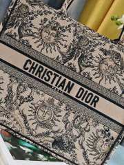 Uubags | Dior Large Book Tote Beige and Black Toile de Jouy Soleil Embroidery - 6