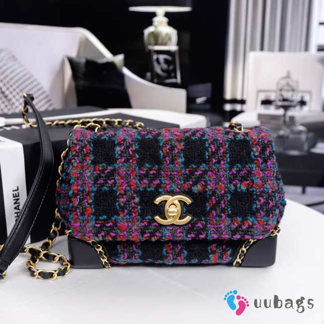 Uubags | Chanel Seasonal Tweed Flap Bag Multicolor Tweed with Gold Hardware 14x19x10cm - 1