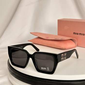 Uubags | Miu Miu sunglasses 