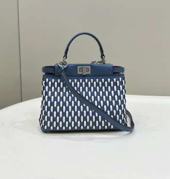 Uubags | Fendi Peekaboo shoulder bag in blue 24x10.5x18.5cm