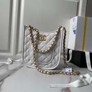 Uubags | Chanel Hobo Bag Calfskin and Gold-Tone Metal White 20x24x6cm - 1