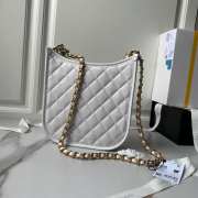 Uubags | Chanel Hobo Bag Calfskin and Gold-Tone Metal White 20x24x6cm - 5